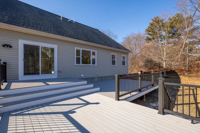 26 Moffat Street, Portsmouth, NH 03801