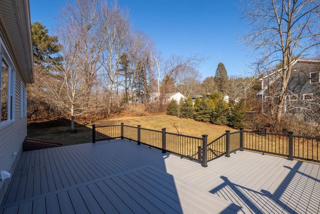 26 Moffat Street, Portsmouth, NH 03801