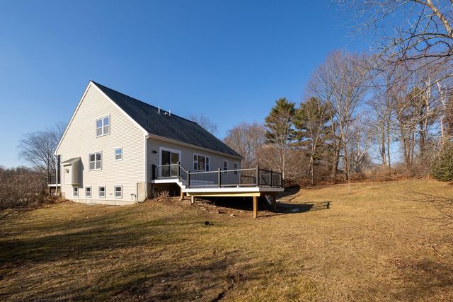 26 Moffat Street, Portsmouth, NH 03801