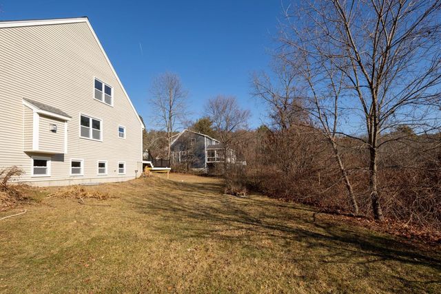 26 Moffat Street, Portsmouth, NH 03801