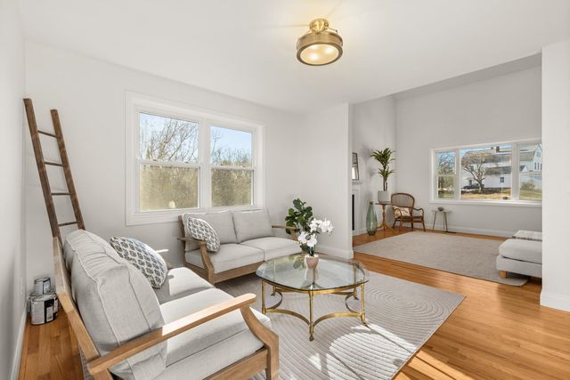 26 Moffat Street, Portsmouth, NH 03801