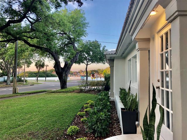 1801 BEACH DRIVE NE, St Petersburg, FL 33704