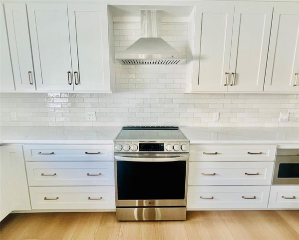 1801 BEACH DRIVE NE, St Petersburg, FL 33704