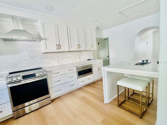 1801 BEACH DRIVE NE, St Petersburg, FL 33704