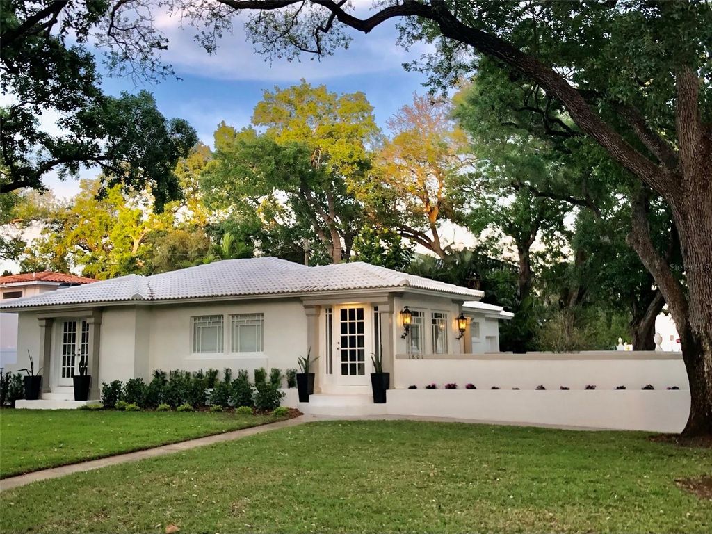 1801 BEACH DRIVE NE, St Petersburg, FL 33704