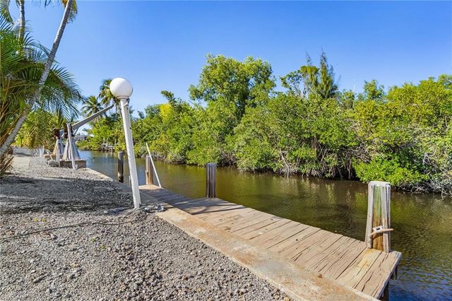 11535 Flint LN, Bokeelia, FL 33922