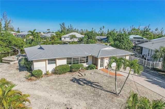 11535 Flint LN, Bokeelia, FL 33922