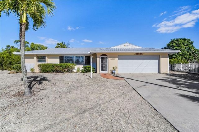 11535 Flint LN, Bokeelia, FL 33922