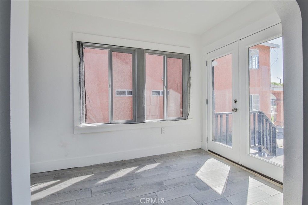 Image 20 of property listing at 205 W 98th, Los Angeles, CA 90003