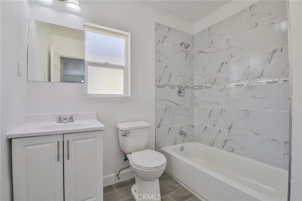 Image 25 of property listing at 205 W 98th, Los Angeles, CA 90003