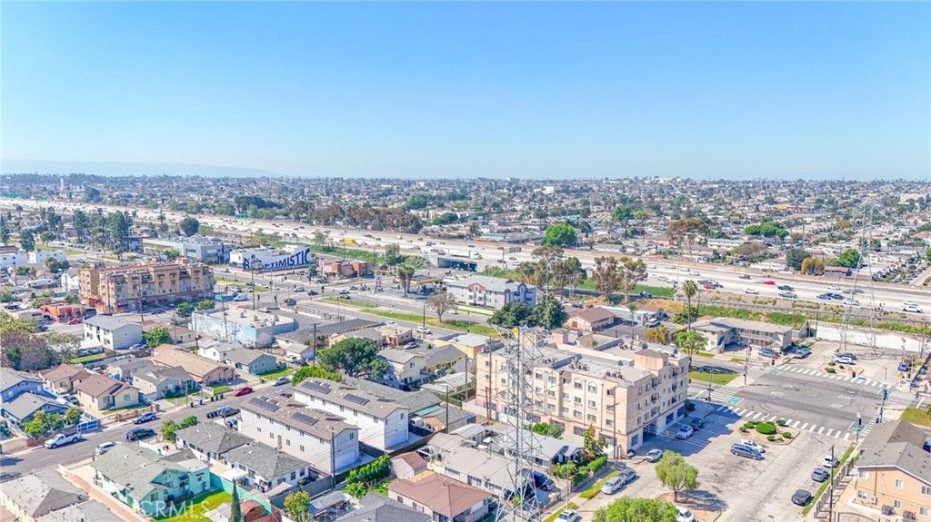 Image 49 of property listing at 205 W 98th, Los Angeles, CA 90003