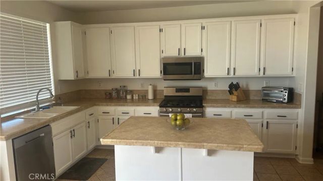 11789 Kenworth, Yucaipa, CA 92399