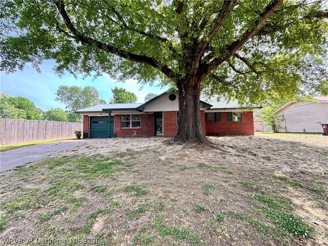 8223 Colony Lane, Fort Smith, AR 72908