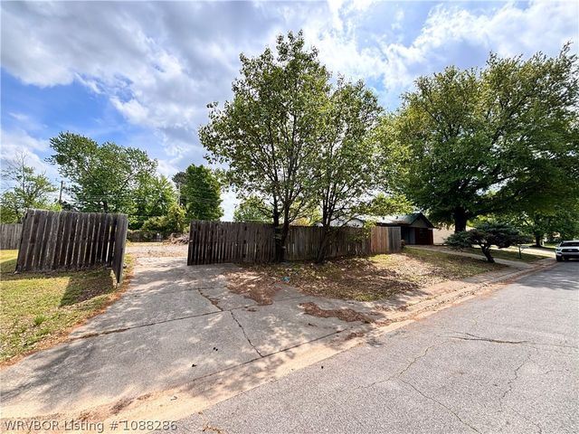 8223 Colony Lane, Fort Smith, AR 72908