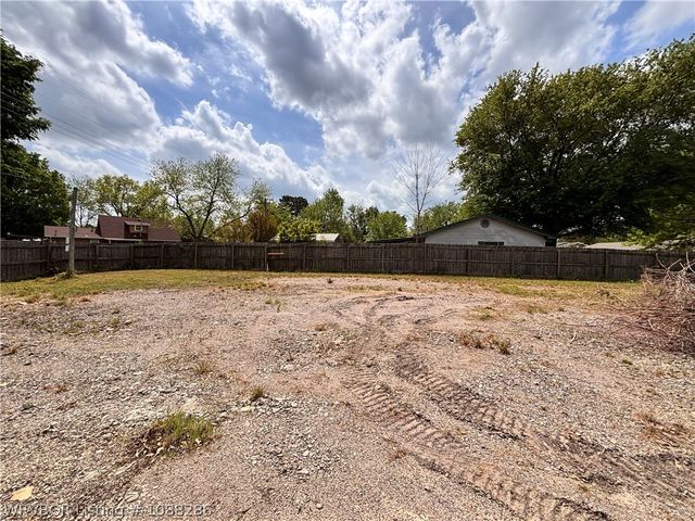 8223 Colony Lane, Fort Smith, AR 72908