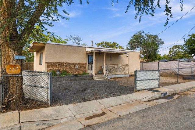 117 Clifton Avenue SE, Albuquerque, NM 87102
