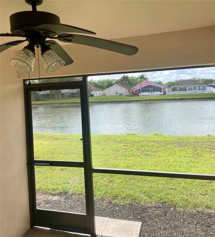 Image 13 of property listing at 2634 EDGEWATER FALLS DRIVE, Brandon, FL 33511