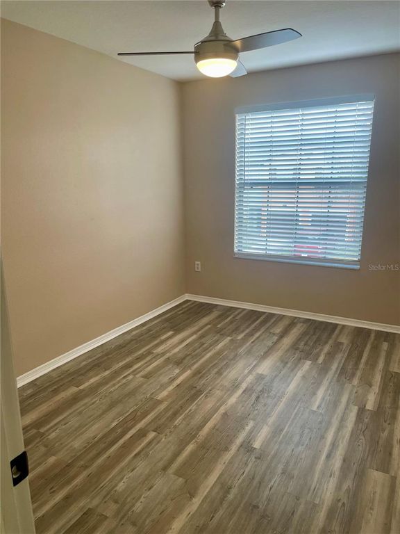 Image 9 of property listing at 2634 EDGEWATER FALLS DRIVE, Brandon, FL 33511