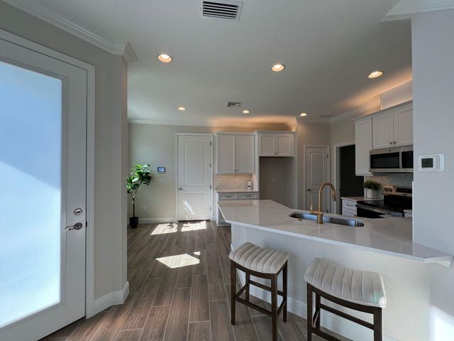 7709 93RD STREET N, Seminole, FL 33777