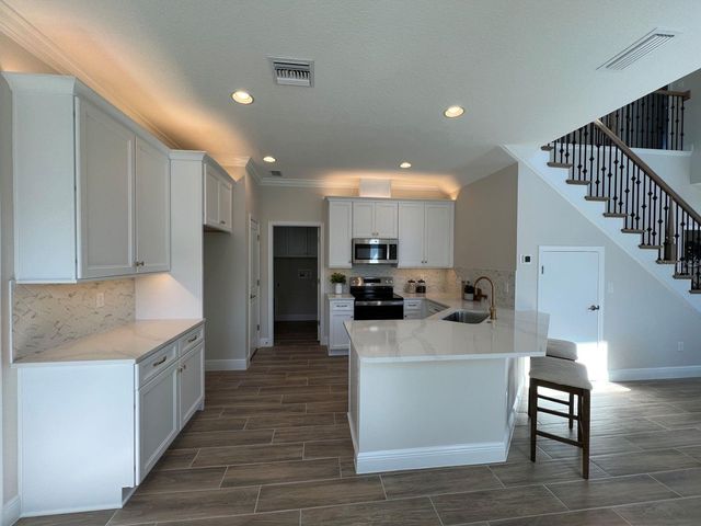 7709 93RD STREET N, Seminole, FL 33777