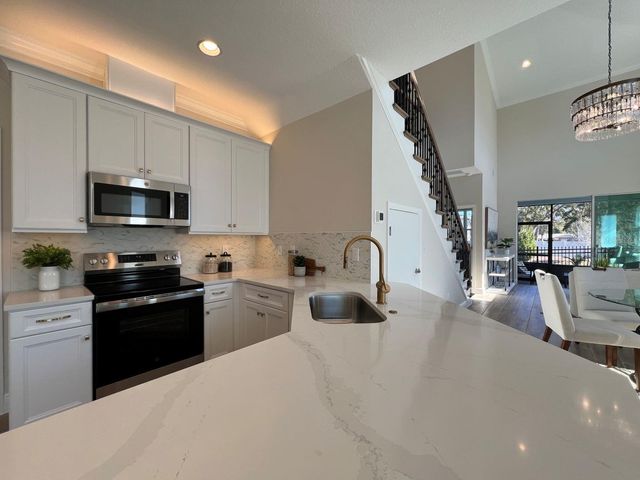 7709 93RD STREET N, Seminole, FL 33777