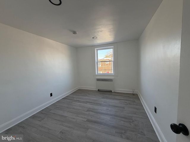 532 RANDOLPH ST, Camden, NJ 08105