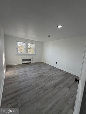 532 RANDOLPH ST, Camden, NJ 08105