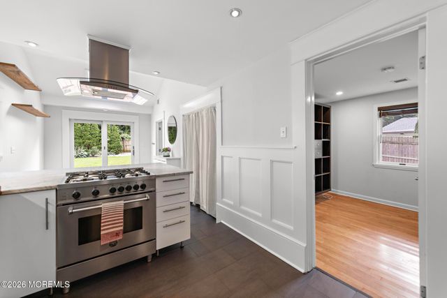 108 Hamilton Avenue, Leonardo, NJ 07737