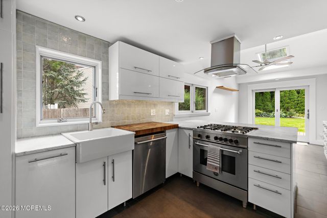 108 Hamilton Avenue, Leonardo, NJ 07737
