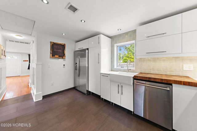 108 Hamilton Avenue, Leonardo, NJ 07737
