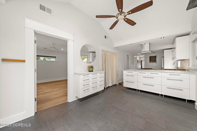 108 Hamilton Avenue, Leonardo, NJ 07737