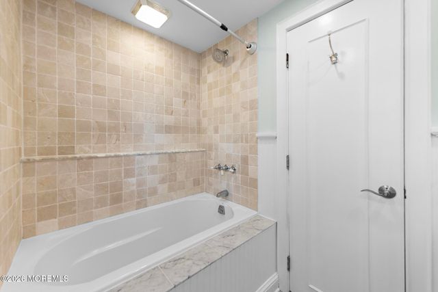 108 Hamilton Avenue, Leonardo, NJ 07737