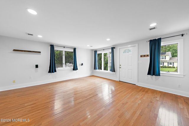 108 Hamilton Avenue, Leonardo, NJ 07737
