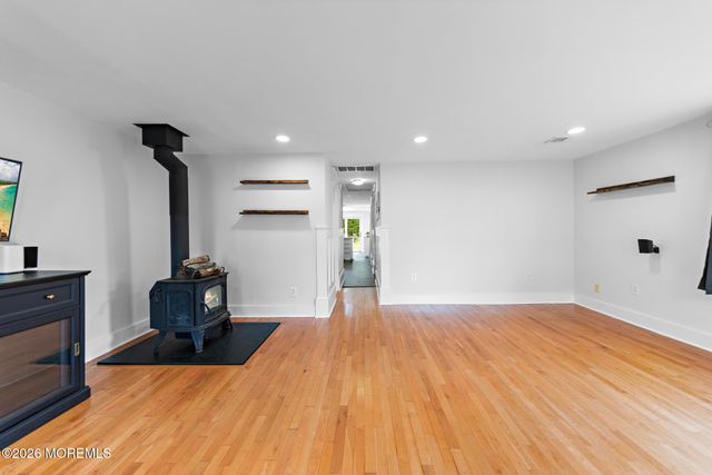 108 Hamilton Avenue, Leonardo, NJ 07737