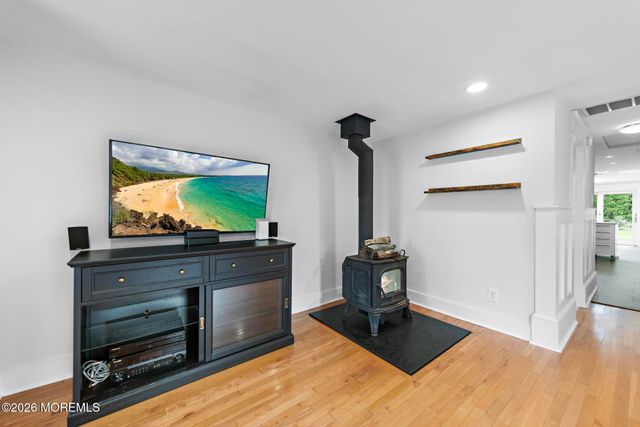 108 Hamilton Avenue, Leonardo, NJ 07737