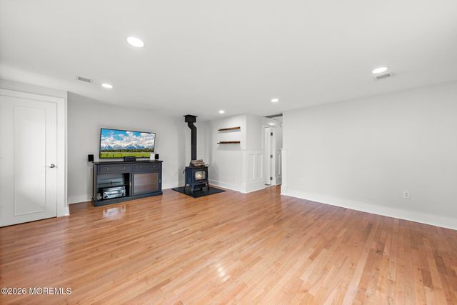 108 Hamilton Avenue, Leonardo, NJ 07737
