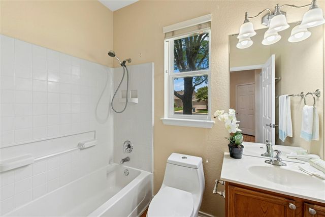 611 Farm Hill DR, Georgetown, TX 78633