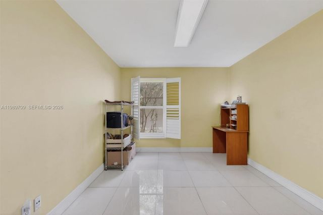 12289 NW 1st St, Plantation, FL 33325