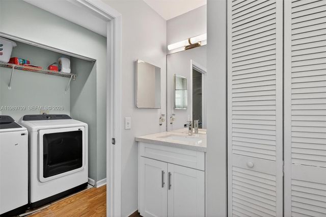 12289 NW 1st St, Plantation, FL 33325