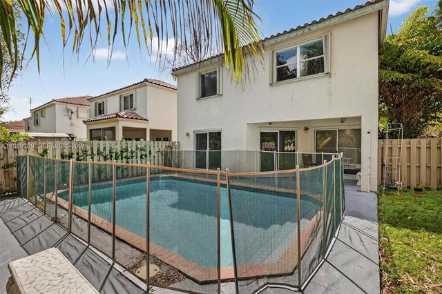 12289 NW 1st St, Plantation, FL 33325