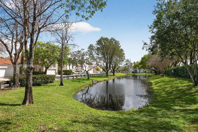 12289 NW 1st St, Plantation, FL 33325