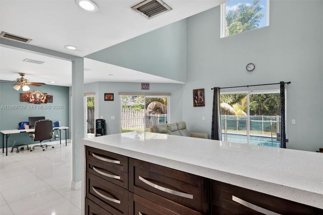 12289 NW 1st St, Plantation, FL 33325