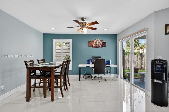 12289 NW 1st St, Plantation, FL 33325