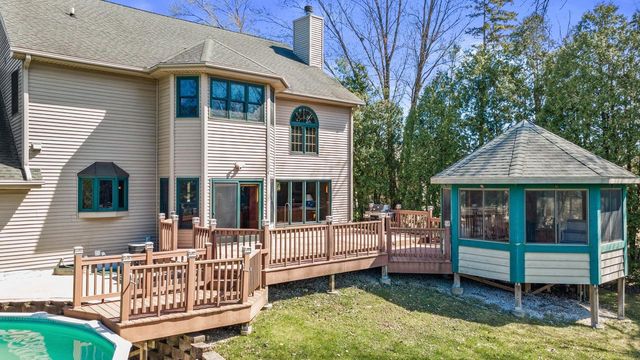 8513 47th STREET, Franklin, WI 53132