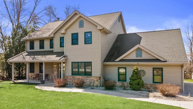 8513 47th STREET, Franklin, WI 53132