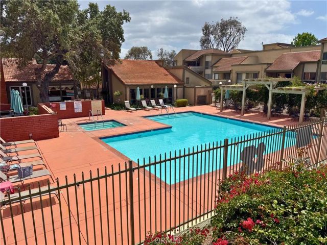 824 Pinetree Circle 36, Thousand Oaks, CA 91360