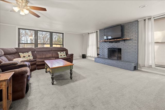 100 Sands Drive, Azle, TX 76020