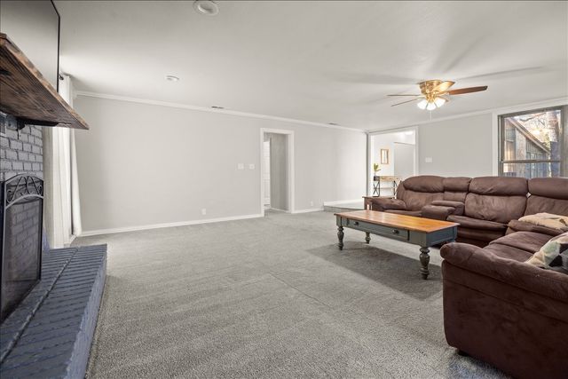 100 Sands Drive, Azle, TX 76020