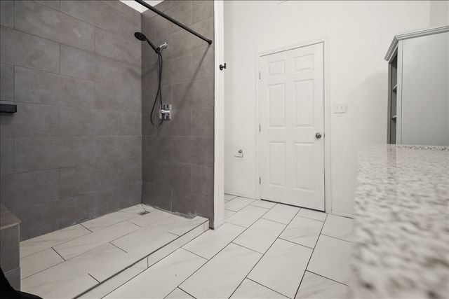 100 Sands Drive, Azle, TX 76020