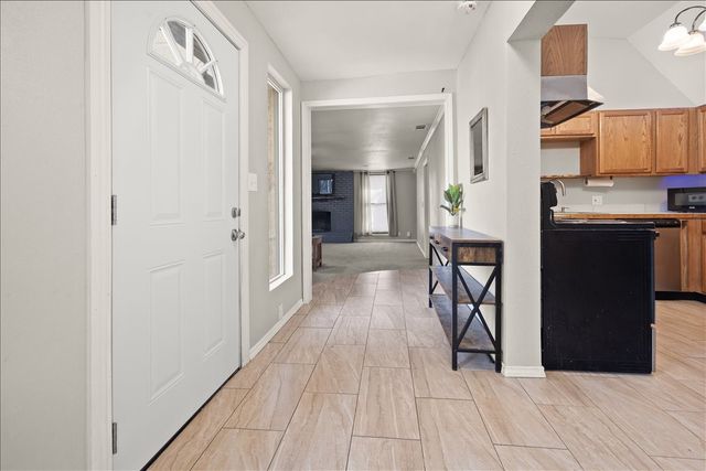 100 Sands Drive, Azle, TX 76020